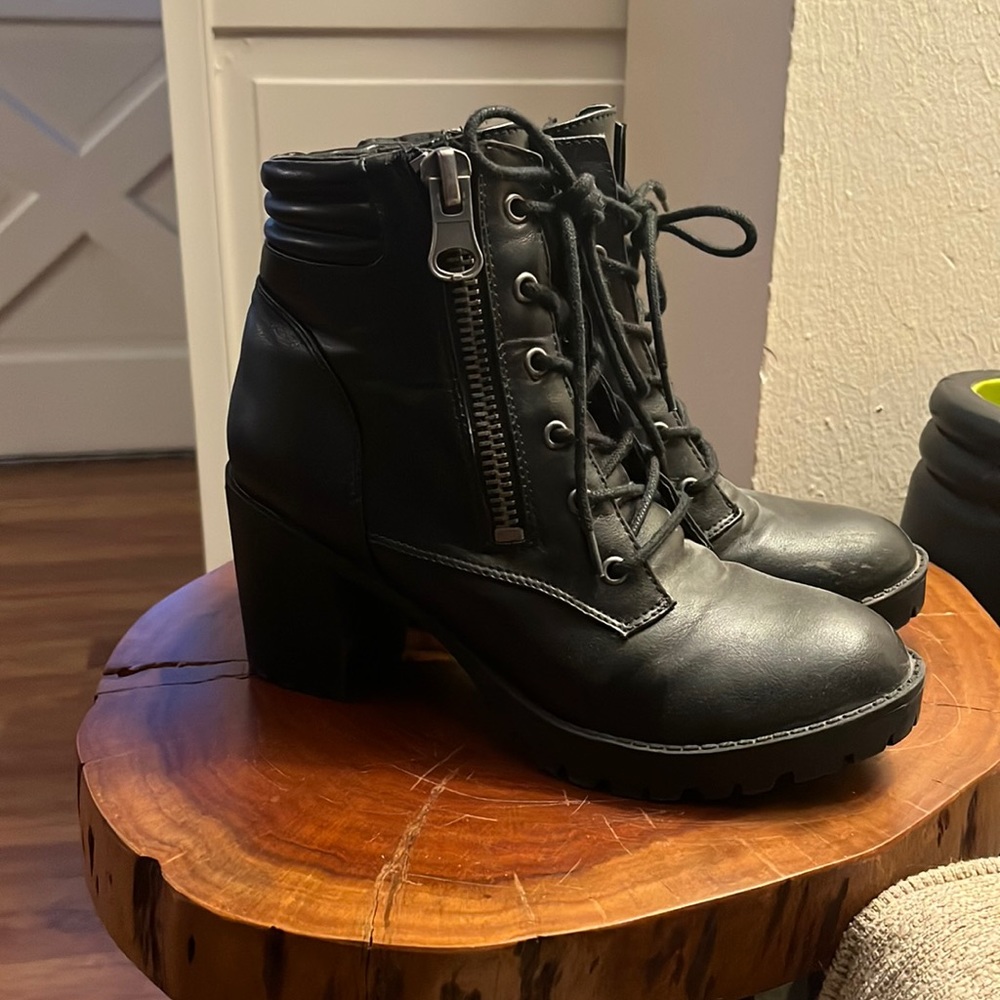 Steve Madden Nydiaa boots